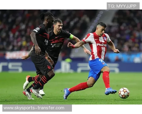 马竞在国王杯中以1-0小胜波尔图精彩瞬间引发全场热烈欢呼 马竞在国王杯中以1-0小胜波尔图精彩瞬间引发全场热烈欢呼