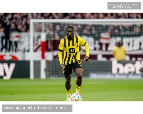 中超惊现冷门多特蒙德大胜曼联四球引发全场狂欢