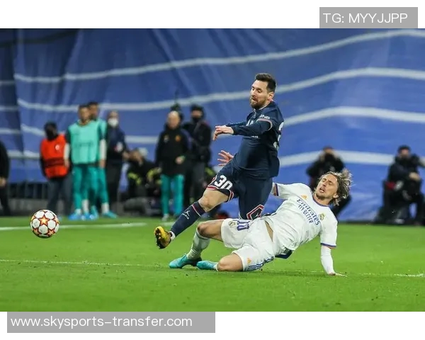 欧冠经典对决皇马逆转巴萨帽子戏法引发全场狂欢战术解析